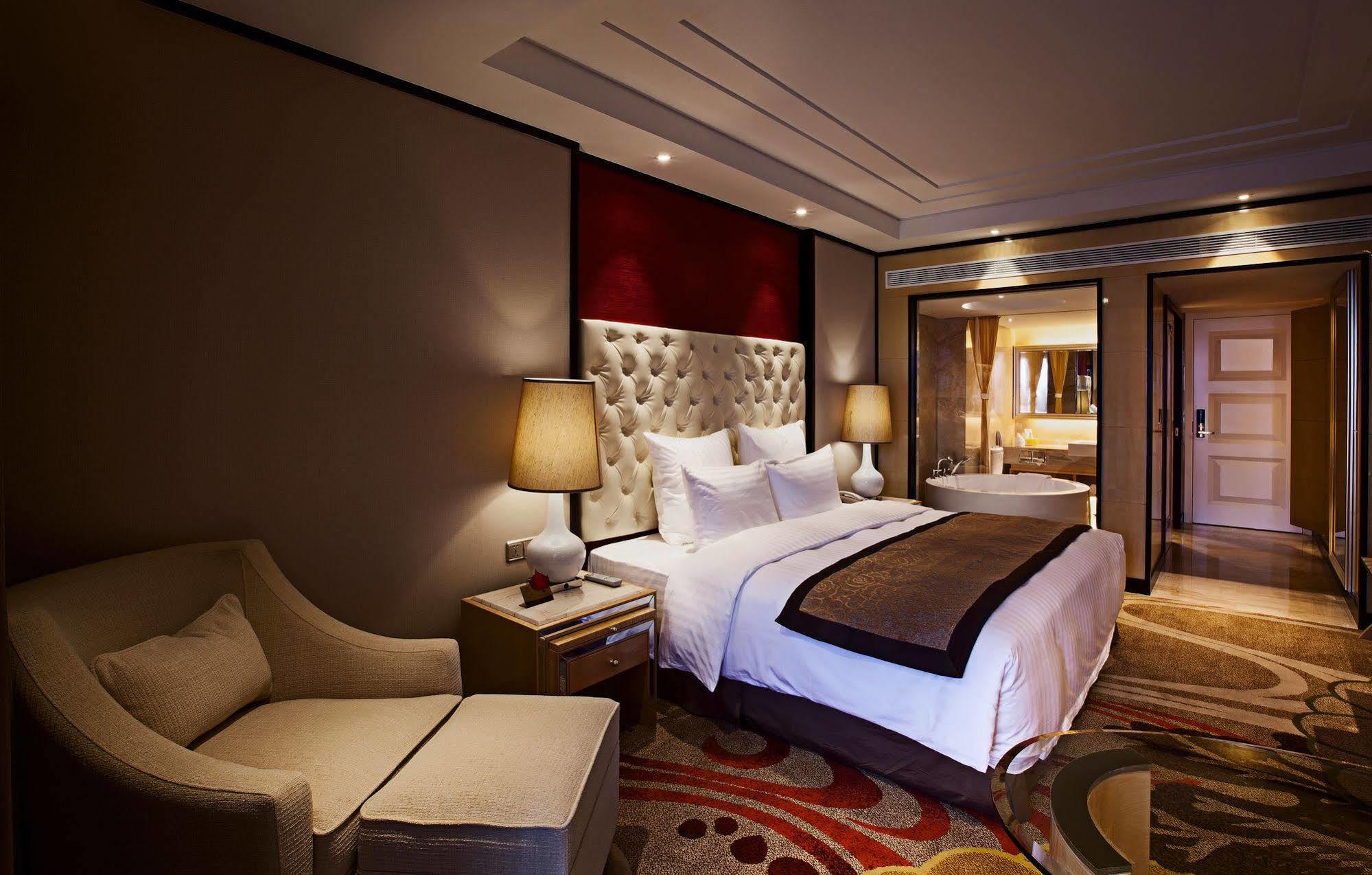 Nanning Landmark Hotel Экстерьер фото